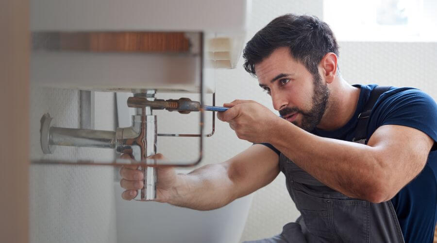 Expert burst pipe repair services in Geneva, IA